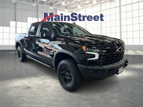 Used 2023 Chevrolet Silverado 1500 ZR2 w/ ZR2 Bison Edition AWD/4WD image 7