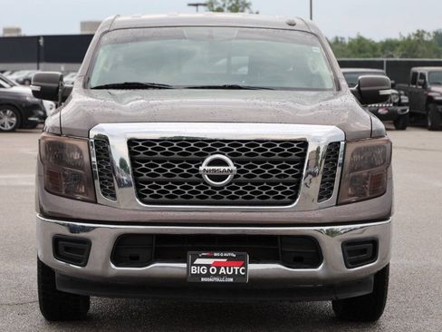 Used 2017 Nissan Titan SV AWD/4WD image 5