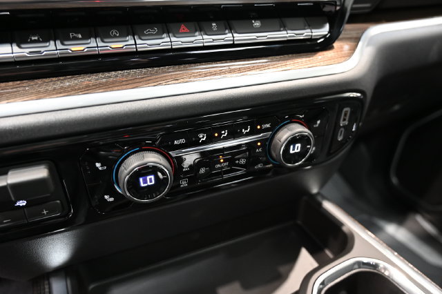 New 2026 Chevrolet Silverado 1500 RST w/ Redline Edition AWD/4WD image 20