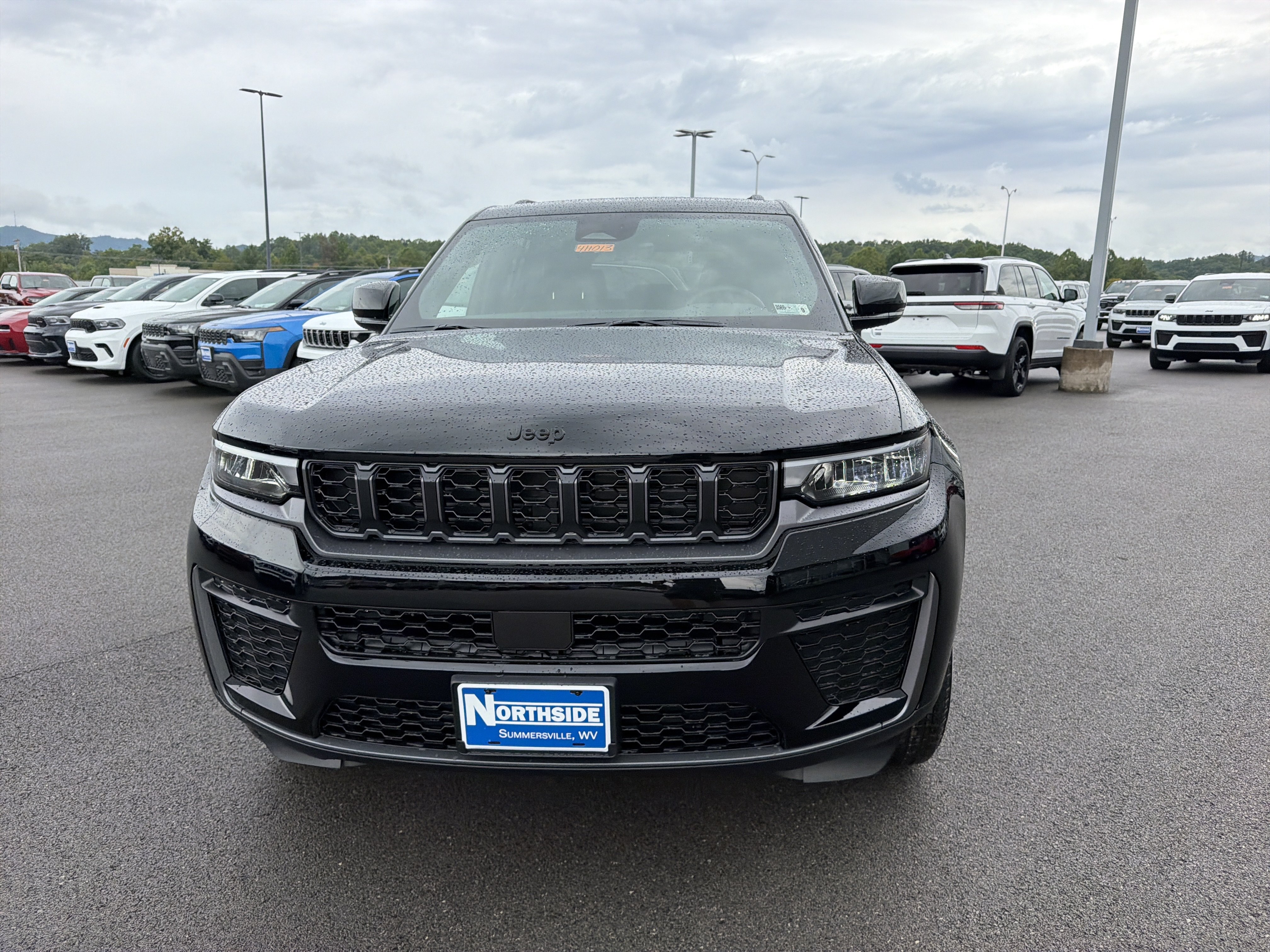 New 2027 Jeep Grand Cherokee 4WD image 2