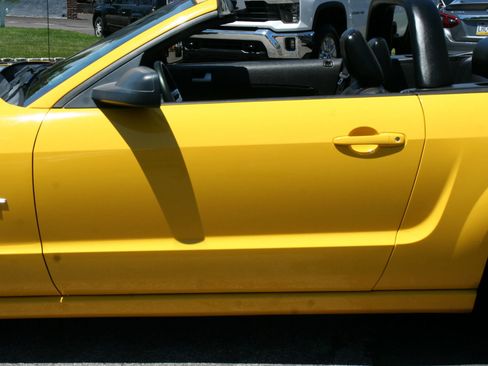 Used 2006 Ford Mustang GT Premium RWD image 16