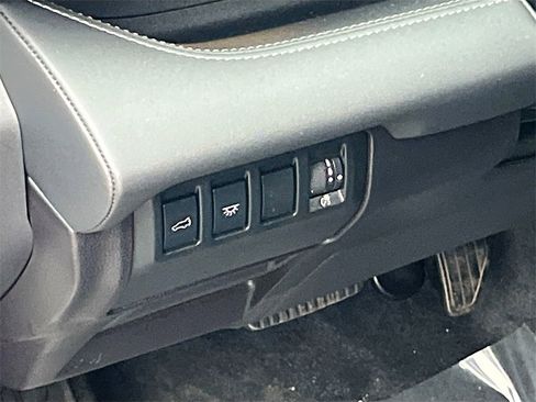 Used 2024 Subaru Ascent Touring image 10