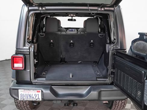 Used 2019 Jeep Wrangler Unlimited Sport S image 11