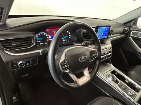 Used 2022 Ford Explorer XLT AWD/4WD image 14