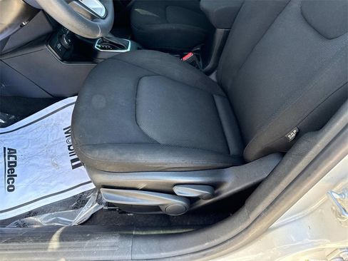 Used 2020 Jeep Renegade Sport image 12