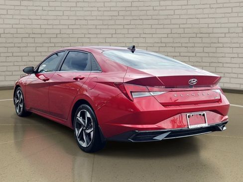 Used 2022 Hyundai Elantra Limited FWD image 7