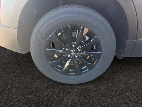 Certified 2025 MAZDA CX-50 AWD 2.5 S w/ Preferred Package image 5