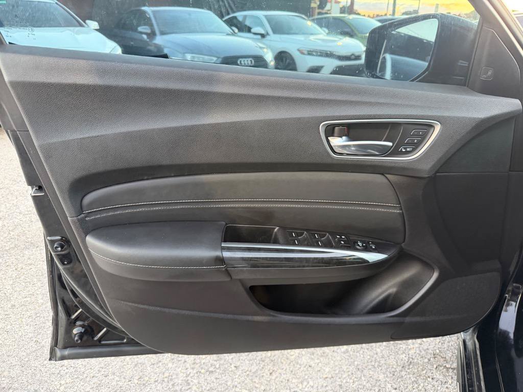 Used 2018 Acura TLX w/ Technology Package FWD image 12