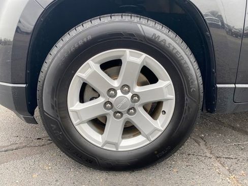 Used 2015 GMC Acadia SLE image 22