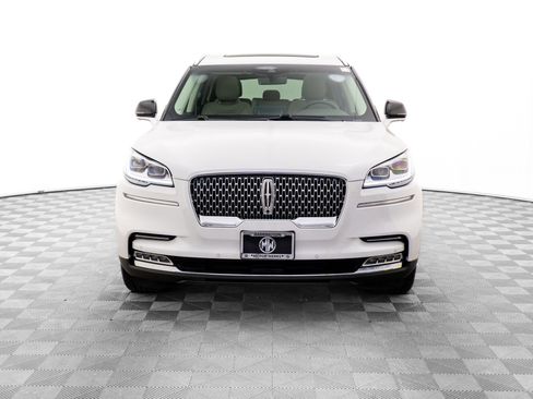 Used 2024 Lincoln Aviator Reserve w/ Equipment Group 201A image 9
