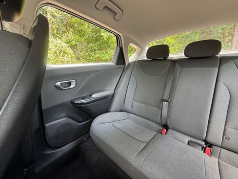 Used 2025 Kia K4 FWD image 39