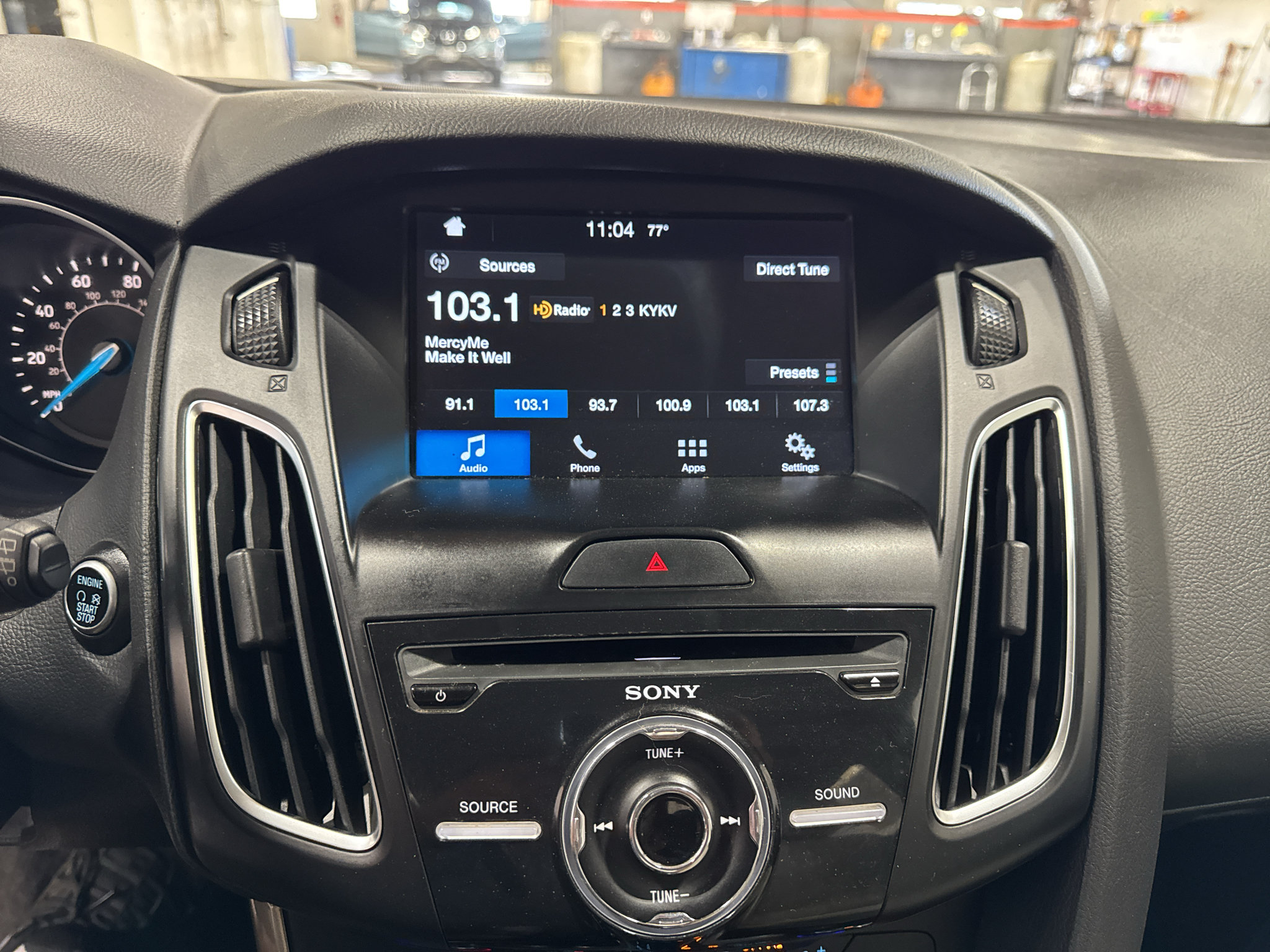 Used 2016 Ford Focus Titanium FWD image 21