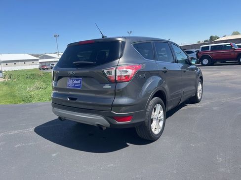 Used 2017 Ford Escape SE FWD image 4