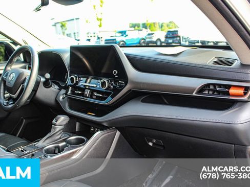 Used 2023 Toyota Highlander Limited image 27