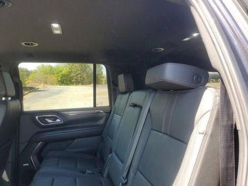 Used 2024 Chevrolet Suburban RST image 9