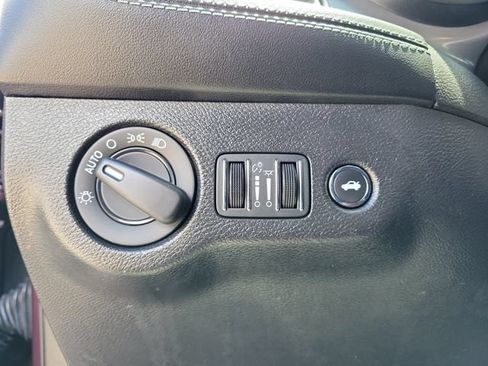 Used 2022 Dodge Challenger R/T Scat Pack RWD image 19