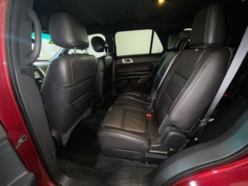 Used 2014 Ford Explorer XLT w/ Equipment Group 202A image 28