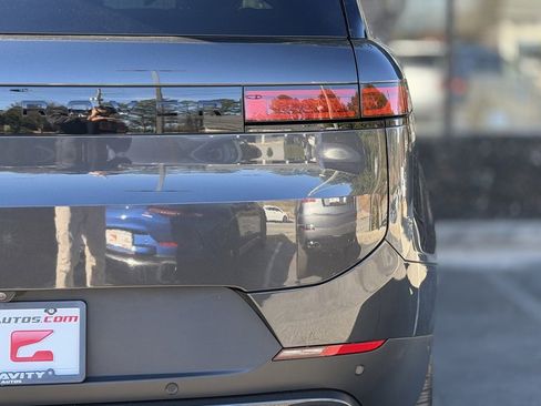 Used 2024 Land Rover Range Rover Sport SE image 16