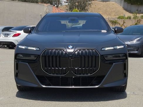 New 2026 BMW 760i xDrive w/ Executive Package AWD/4WD image 3