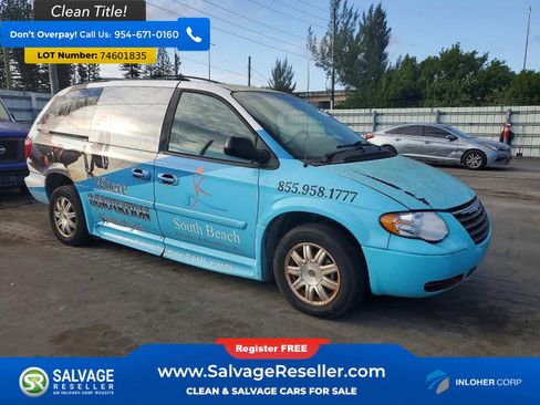 Used 2007 Chrysler Town & Country Touring w/ Leather Interior Group image 5