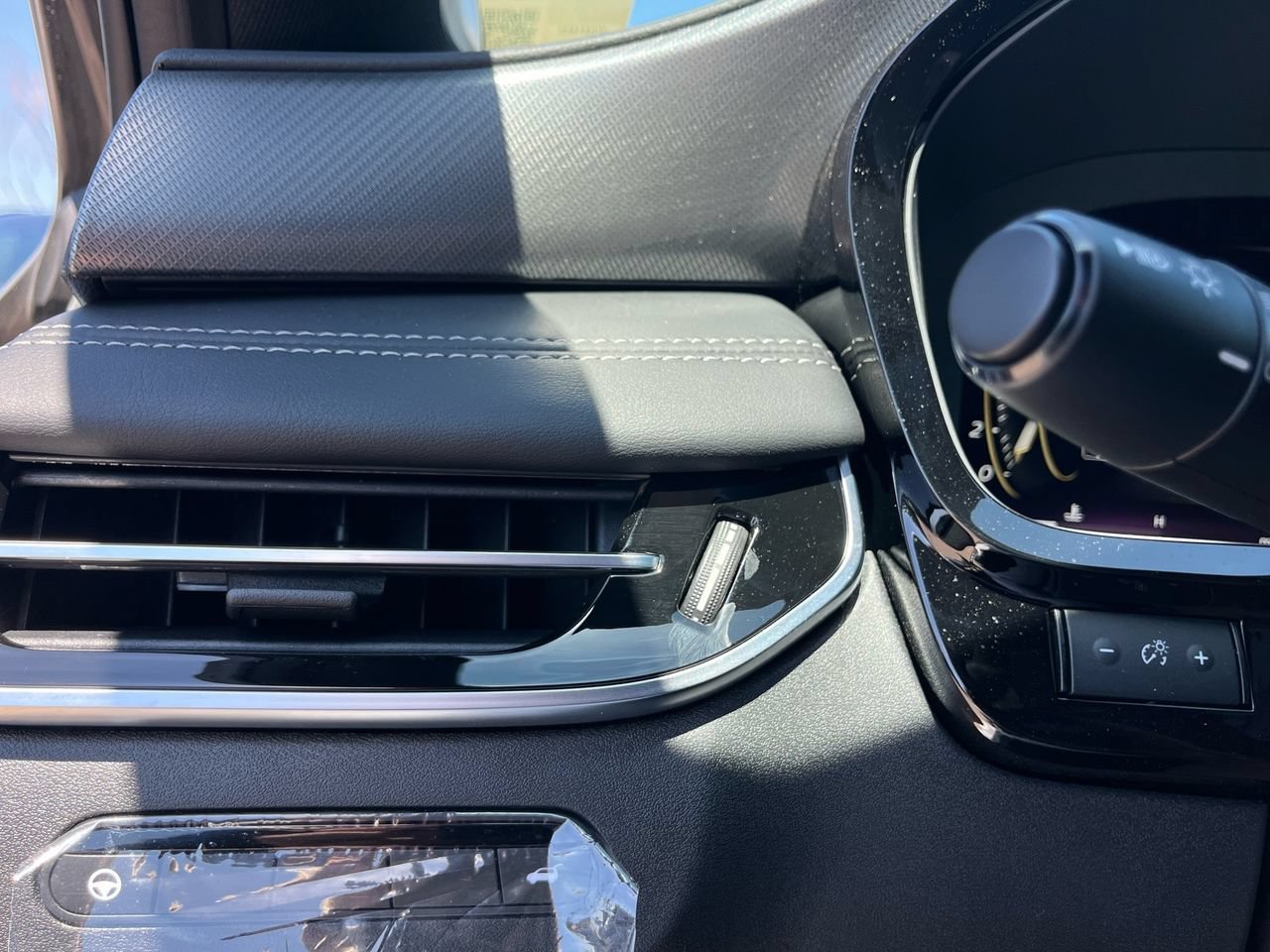 New 2027 INFINITI QX60 Luxe FWD image 27
