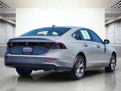 Used 2023 Honda Accord EX-L image 6