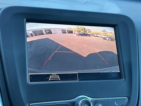 Used 2022 Chevrolet Equinox LT FWD image 18