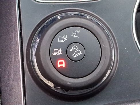 Used 2016 Ford Explorer Platinum image 31