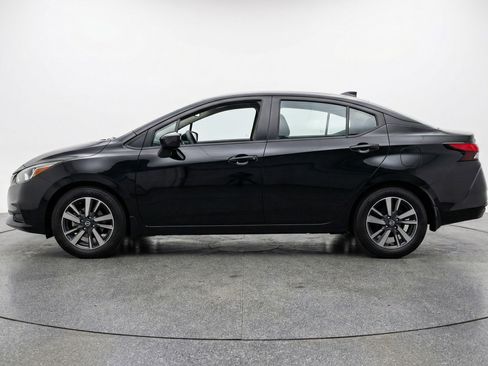 Used 2025 Nissan Versa SV image 5