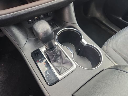 Used 2019 Toyota Highlander LE image 29