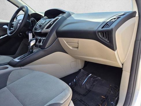 Used 2014 Ford Focus SE FWD image 20