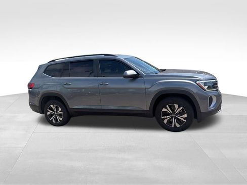 Used 2024 Volkswagen Atlas SE FWD image 4