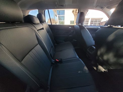 Used 2024 Volkswagen Tiguan SE image 7