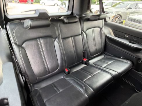 Used 2024 Jeep Wagoneer L Series II w/ Flexible Seating Group AWD/4WD image 22