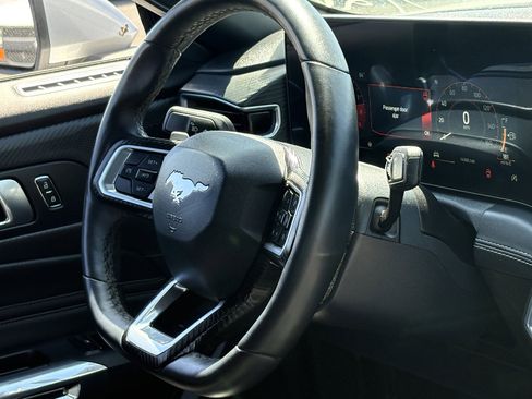 Used 2025 Ford Mustang GT Premium image 23