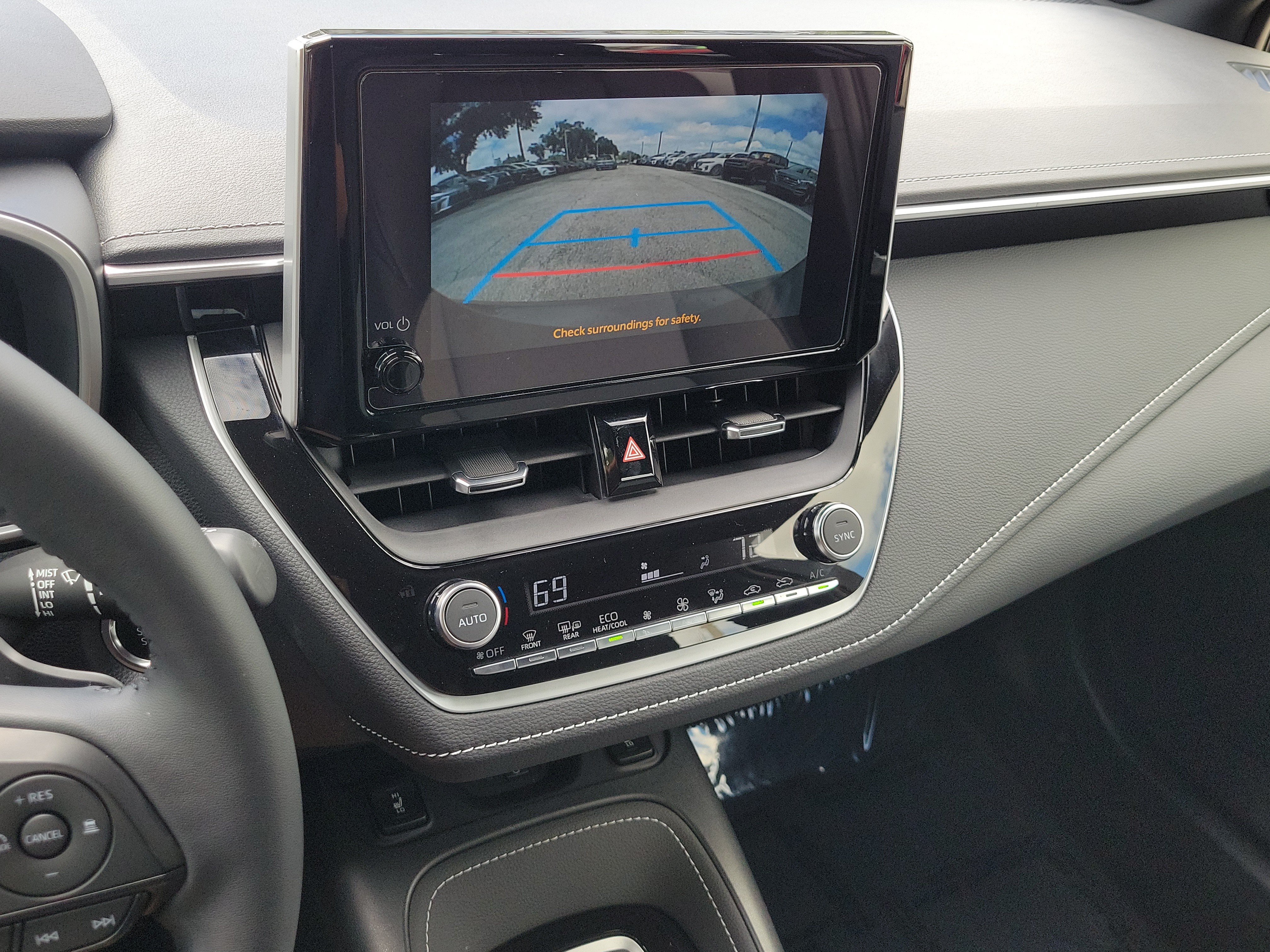 Used 2025 Toyota Corolla XSE FWD image 27