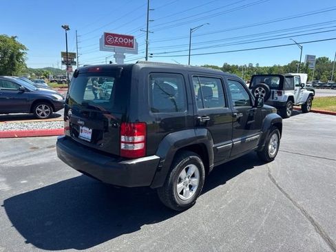 Used 2012 Jeep Liberty Sport w/ Driver Convenience Group AWD/4WD image 8