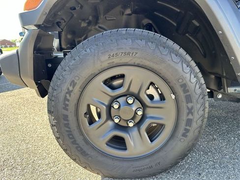 Used 2025 Jeep Wrangler Sport AWD/4WD image 20