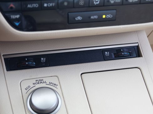 Used 2014 Lexus ES 300h w/ Premium Package w/Bamboo Trim image 29