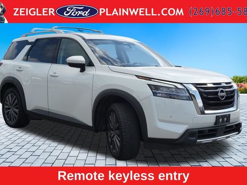 Used 2023 Nissan Pathfinder SL w/ SL Premium Package AWD/4WD image 7