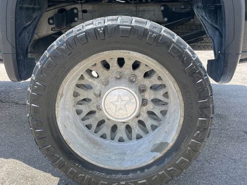 Used 2024 GMC Sierra 3500 Denali Ultimate AWD/4WD image 13