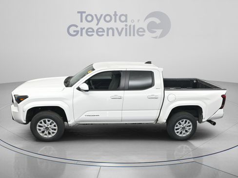Used 2024 Toyota Tacoma SR5 RWD image 4