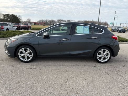 Used 2017 Chevrolet Cruze Premier image 4