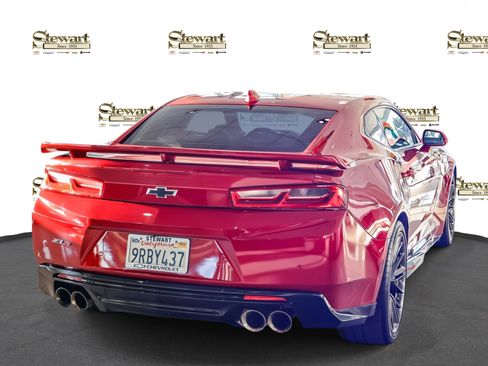 Used 2018 Chevrolet Camaro ZL1 image 18