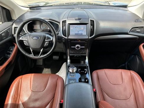 Used 2019 Ford Edge Titanium w/ Equipment Group 301A AWD/4WD image 37