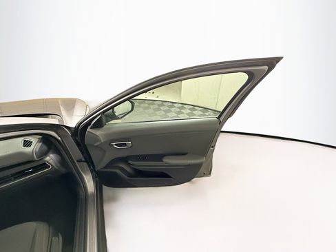 Used 2025 Kia K4 LXS image 30