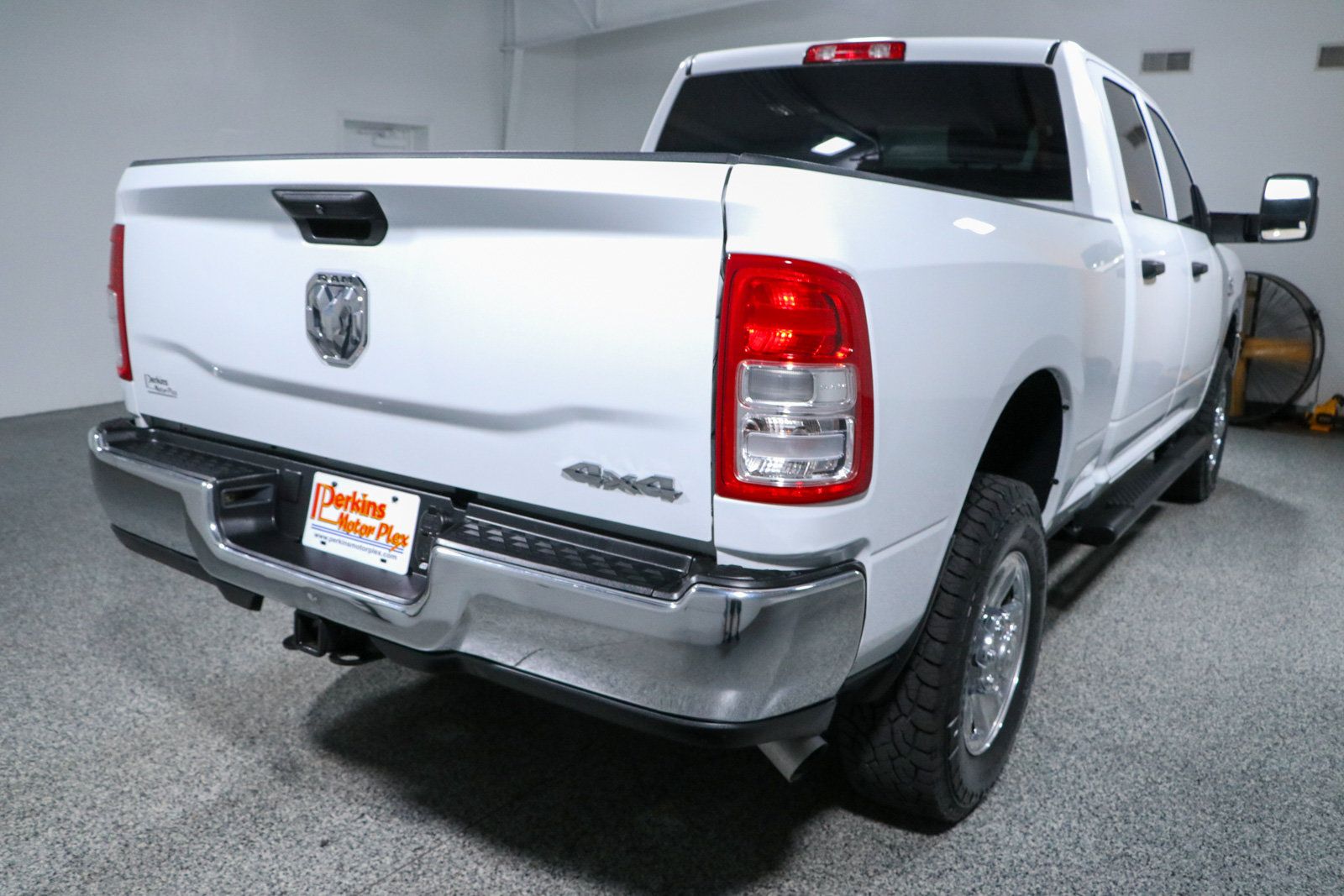 Used 2024 RAM 2500 Tradesman w/ Chrome Appearance Group AWD/4WD image 7