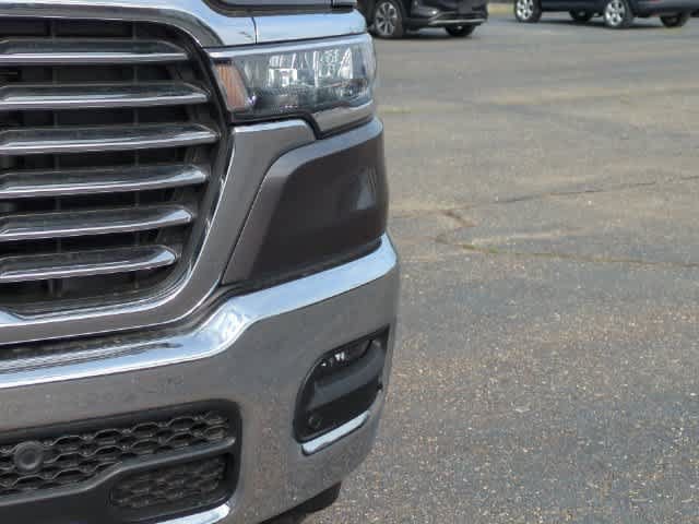 Used 2025 RAM 1500 Laramie AWD/4WD image 11