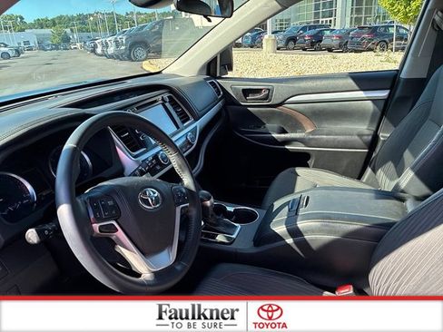 Certified 2018 Toyota Highlander Plus AWD/4WD image 27