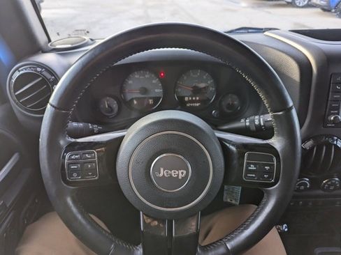 Used 2016 Jeep Wrangler Sahara image 11